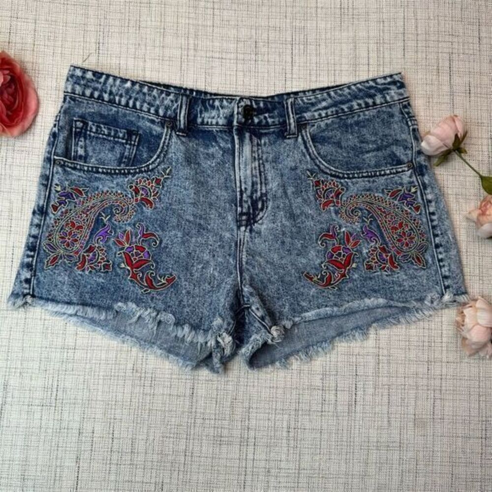 5/$25 BDG Urban Outfitters Women's Mid Rise Freja Acid Wash Denim Shorts 31